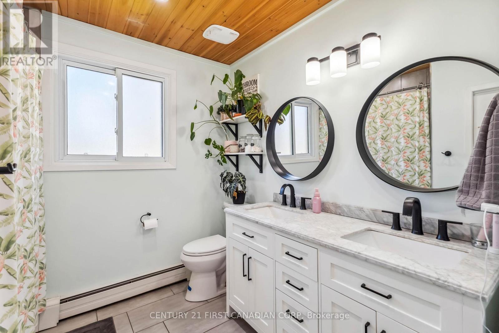 264 Chittick Crescent, Thames Centre, Ontario  N0L 1G3 - Photo 23 - X12098133