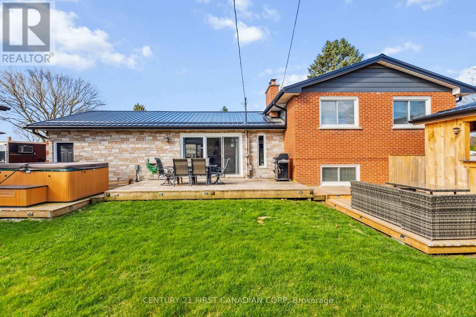 264 Chittick Crescent, Thames Centre, Ontario  N0L 1G3 - Photo 41 - X12098133