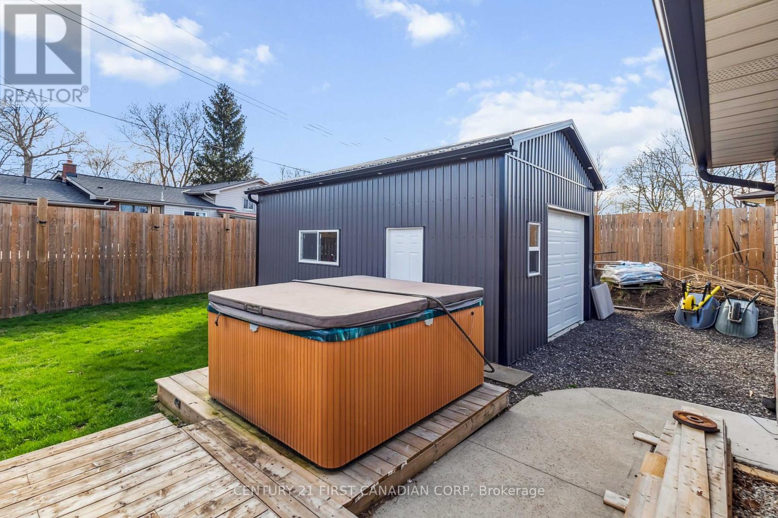 264 Chittick Crescent, Thames Centre, Ontario  N0L 1G3 - Photo 47 - X12098133
