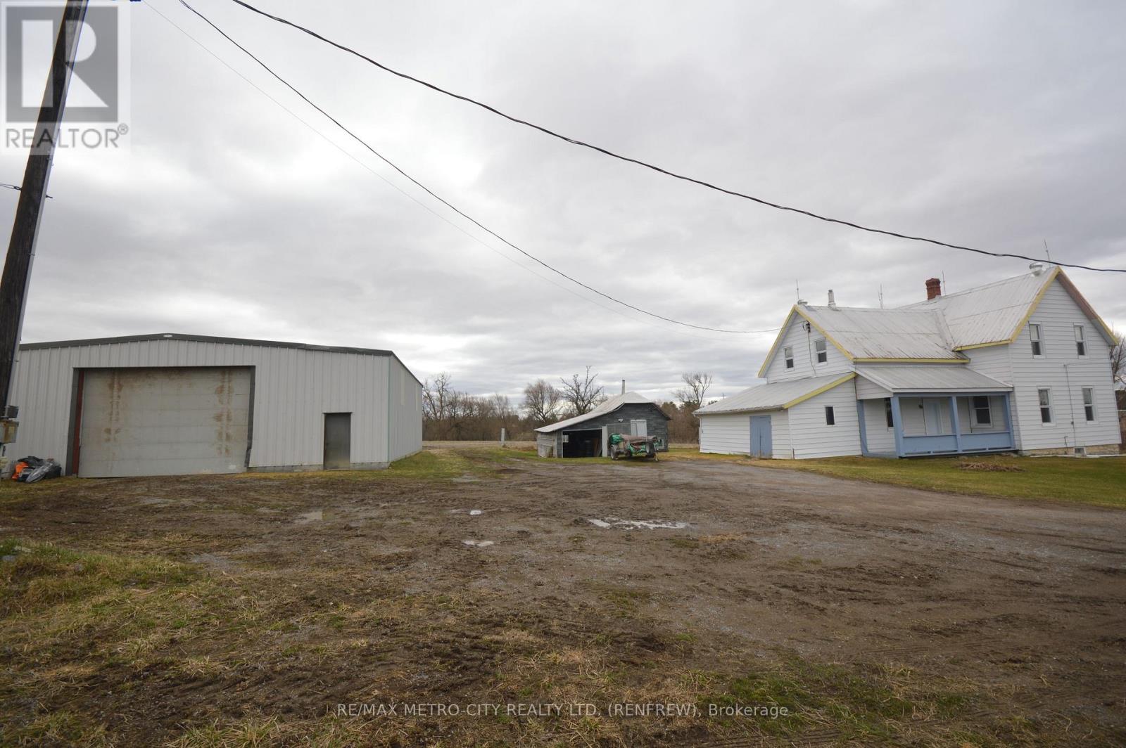 102 Scheel Drive, Mcnab/braeside, Ontario  K7S 3G8 - Photo 14 - X12098143