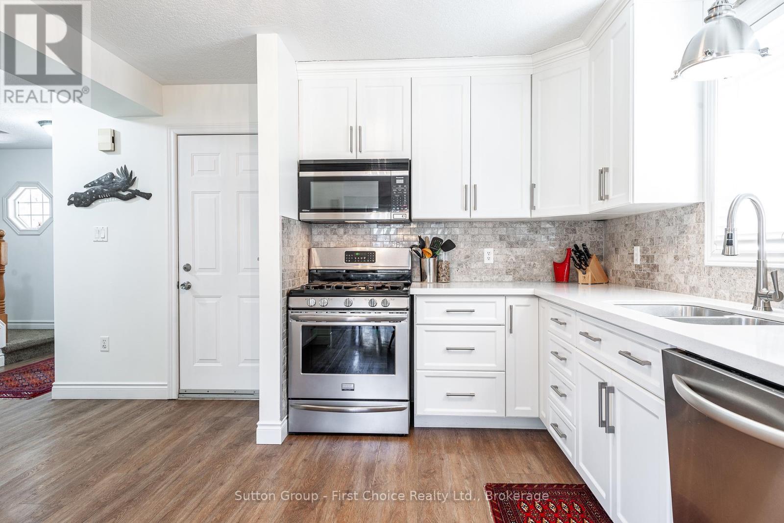 68 Greenwood Drive, Stratford, Ontario  N5A 7H1 - Photo 8 - X12098107