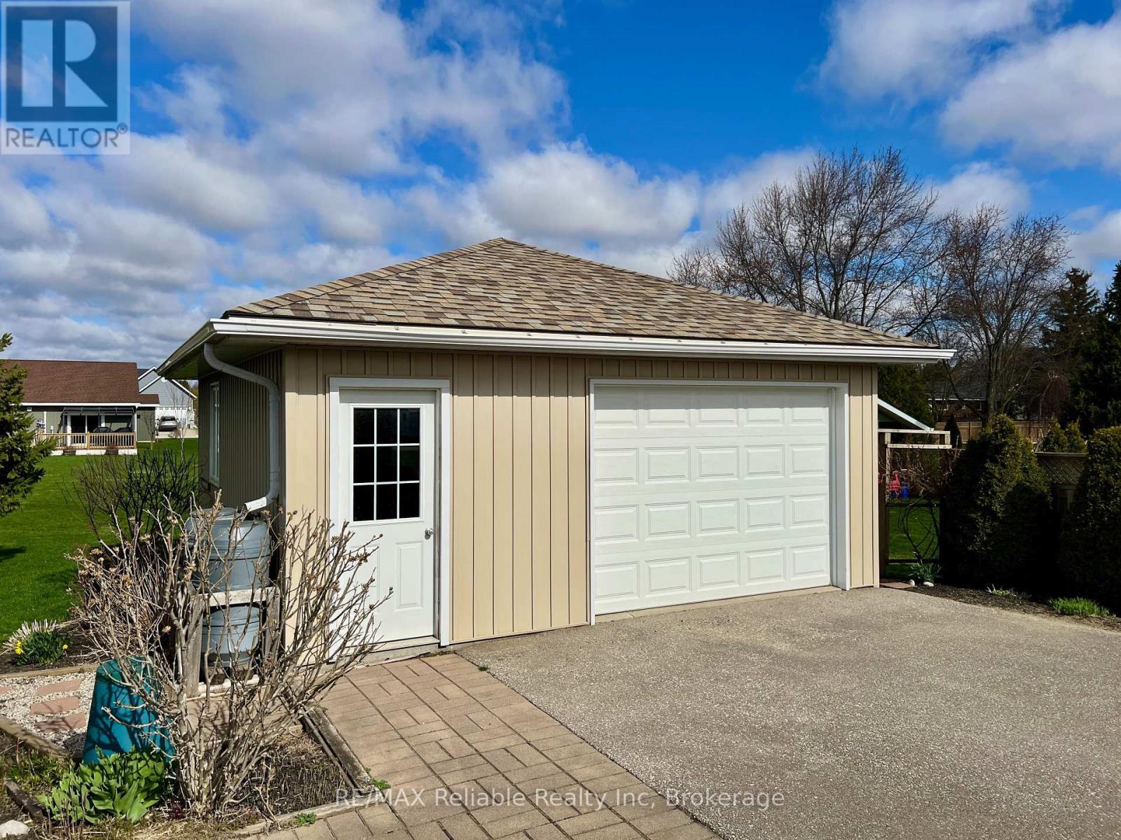 75 Ord Street, Huron East, Ontario  N0K 1W0 - Photo 37 - X12098140