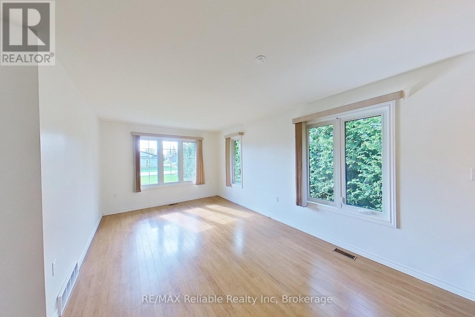 75 Ord Street, Huron East, Ontario  N0K 1W0 - Photo 8 - X12098140