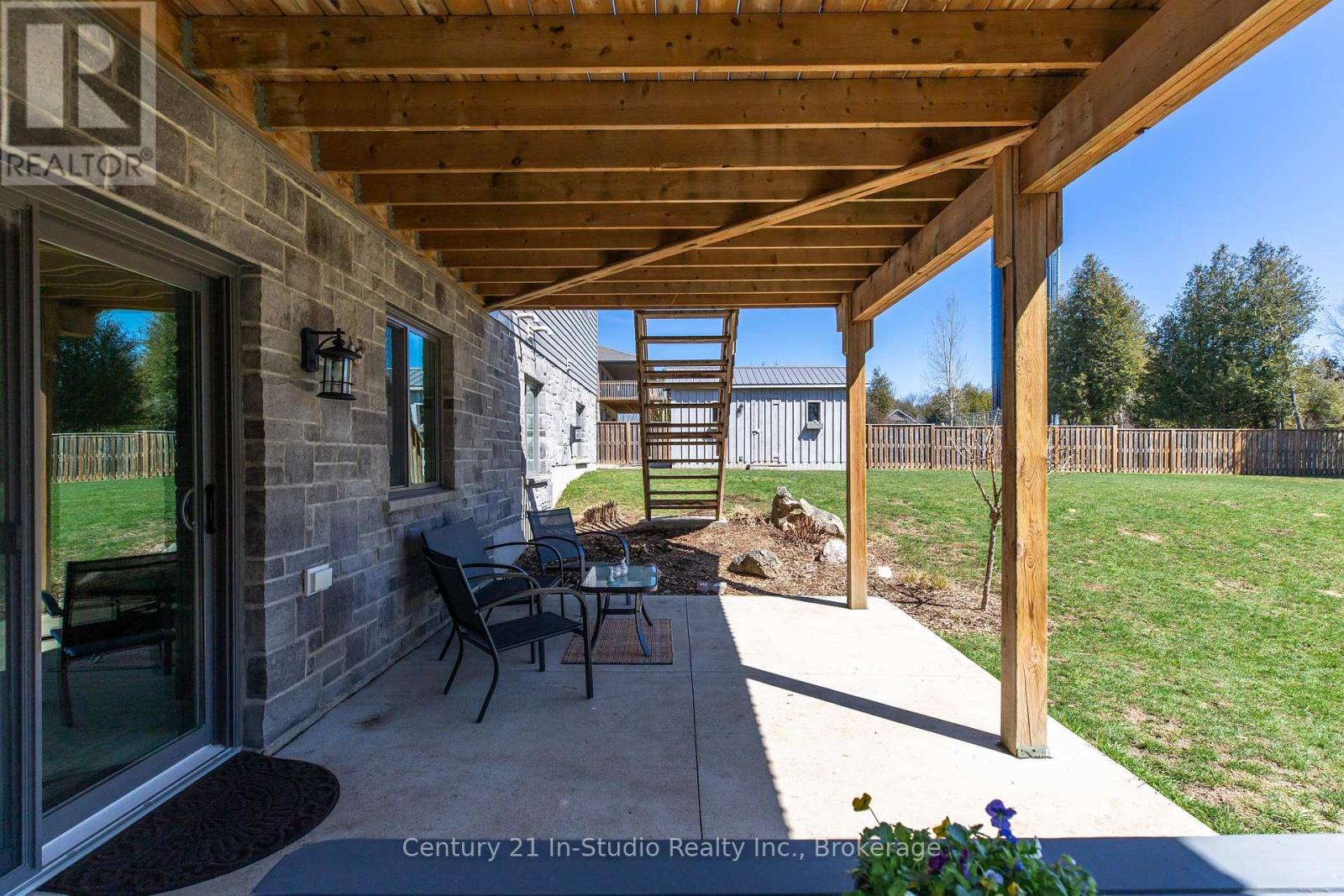 202 Meredith Way, Chatsworth, Ontario  N0H 1G0 - Photo 8 - X12098166