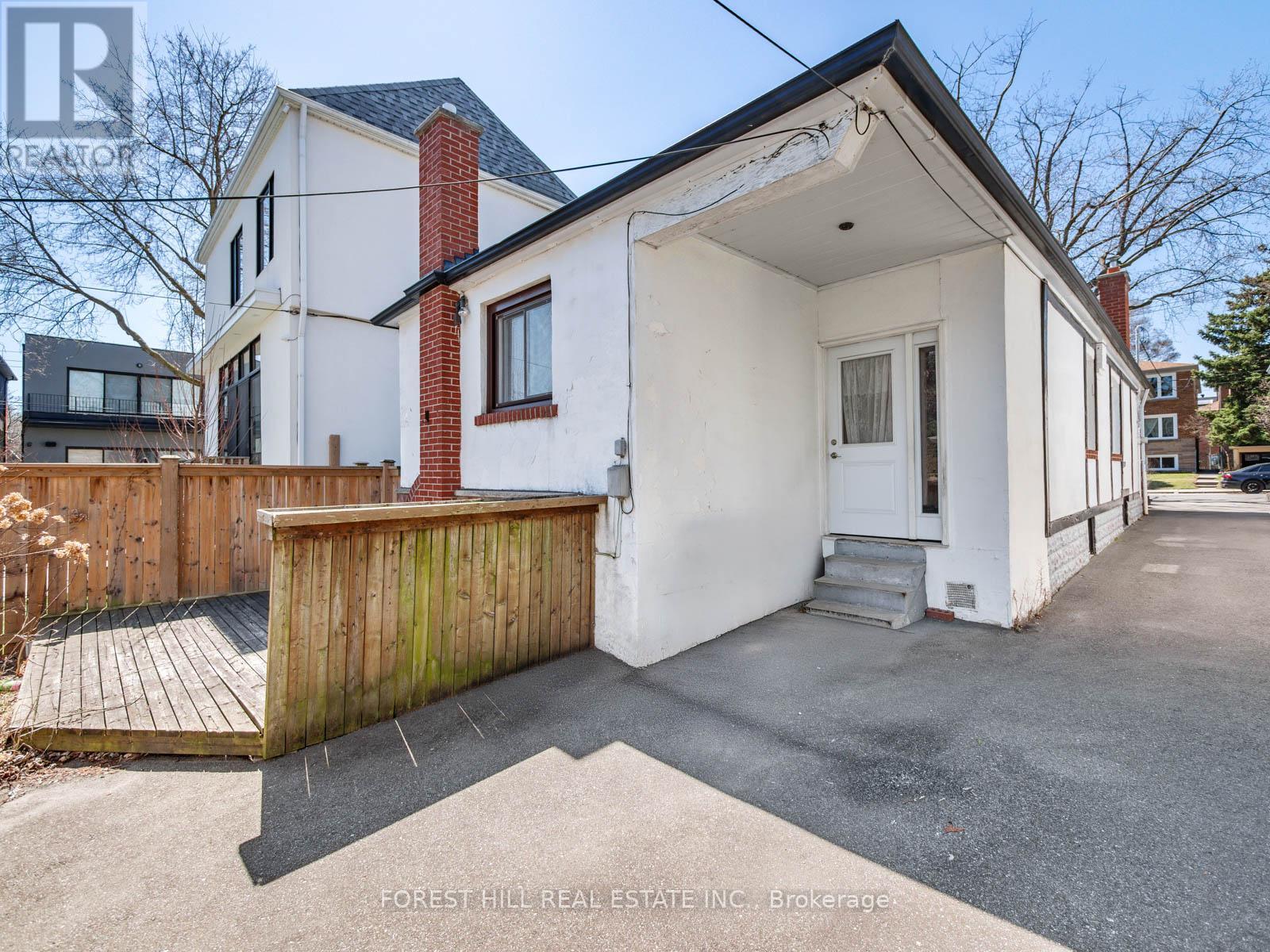 547 Atlas Avenue, Toronto, Ontario  M6C 3R5 - Photo 10 - C12098156