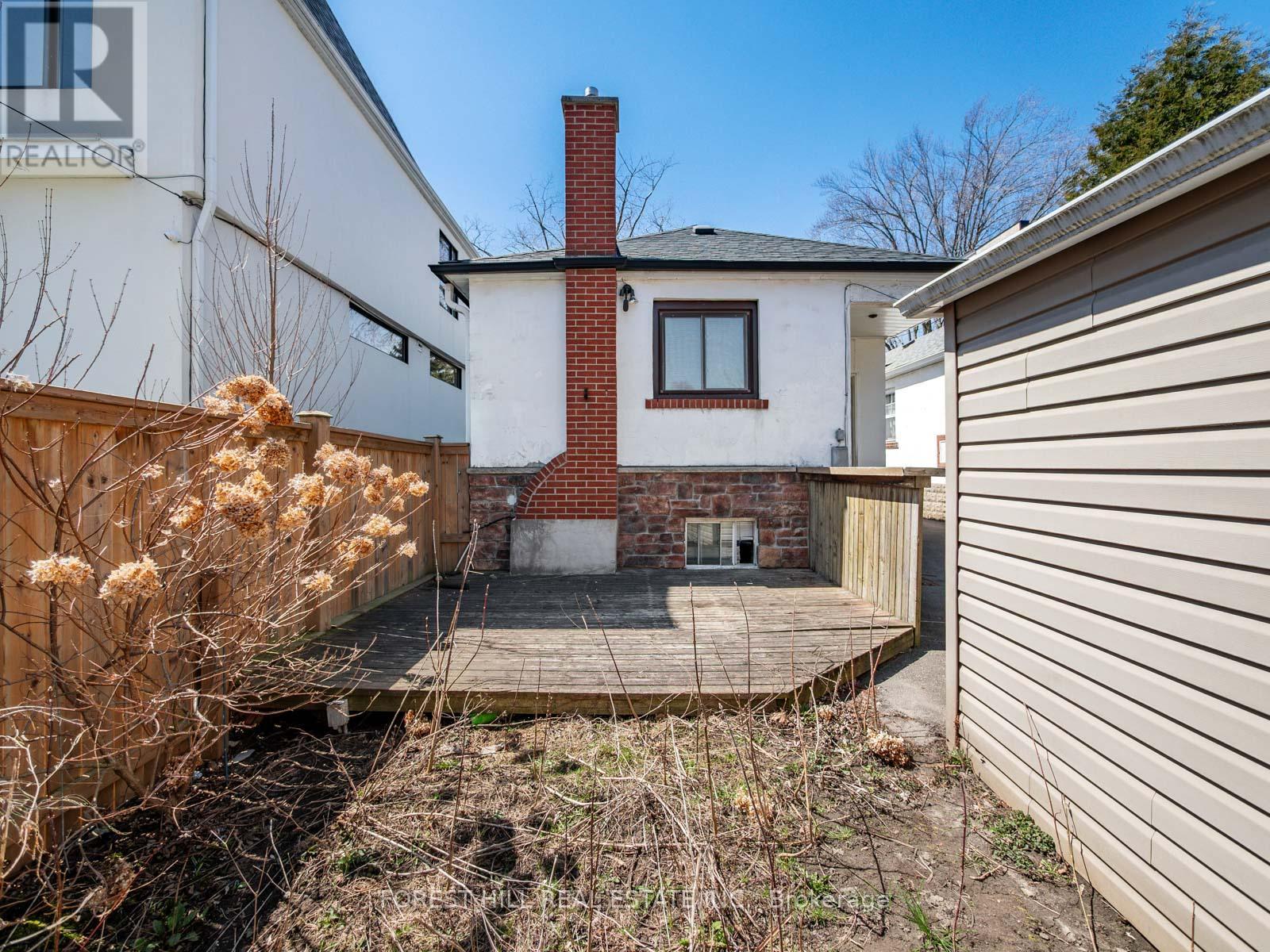 547 Atlas Avenue, Toronto, Ontario  M6C 3R5 - Photo 12 - C12098156