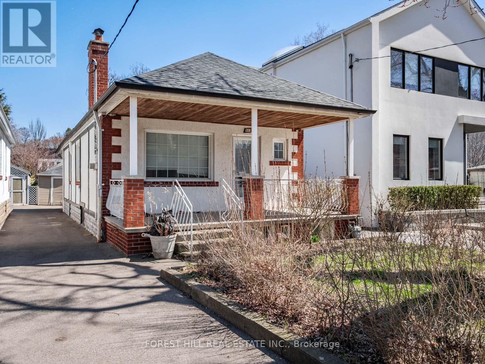 547 Atlas Avenue, Toronto, Ontario  M6C 3R5 - Photo 5 - C12098156