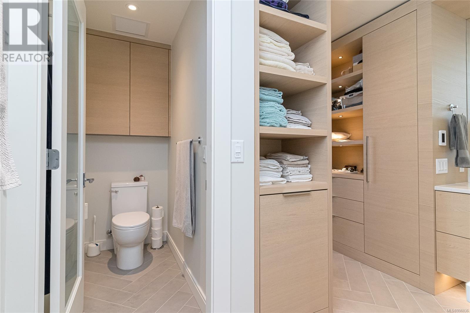 405 1916 Oak Bay Ave, Victoria, British Columbia  V8R 1C7 - Photo 31 - 996036