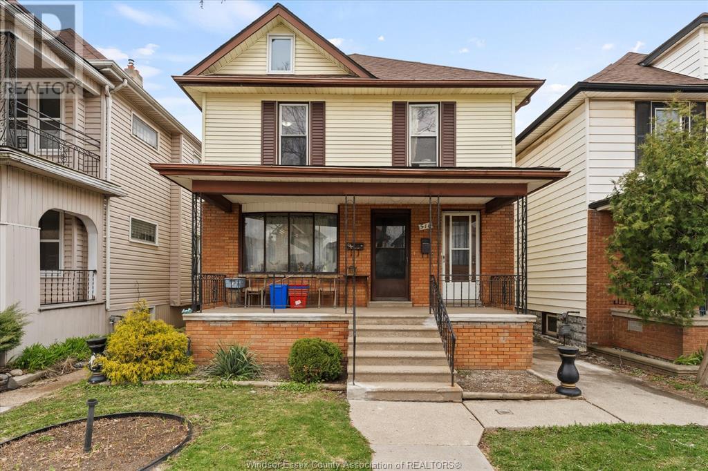 Property at 516 Gladstone AVENUE image 2