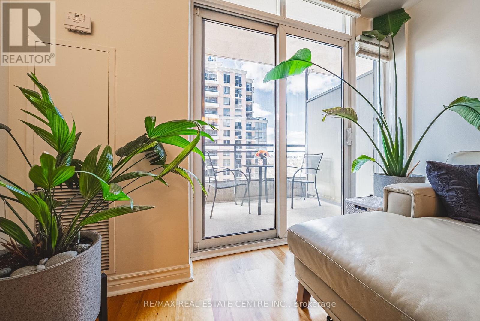 1811 - 5229 Dundas Street W, Toronto, Ontario  M9B 6L9 - Photo 16 - W12098103