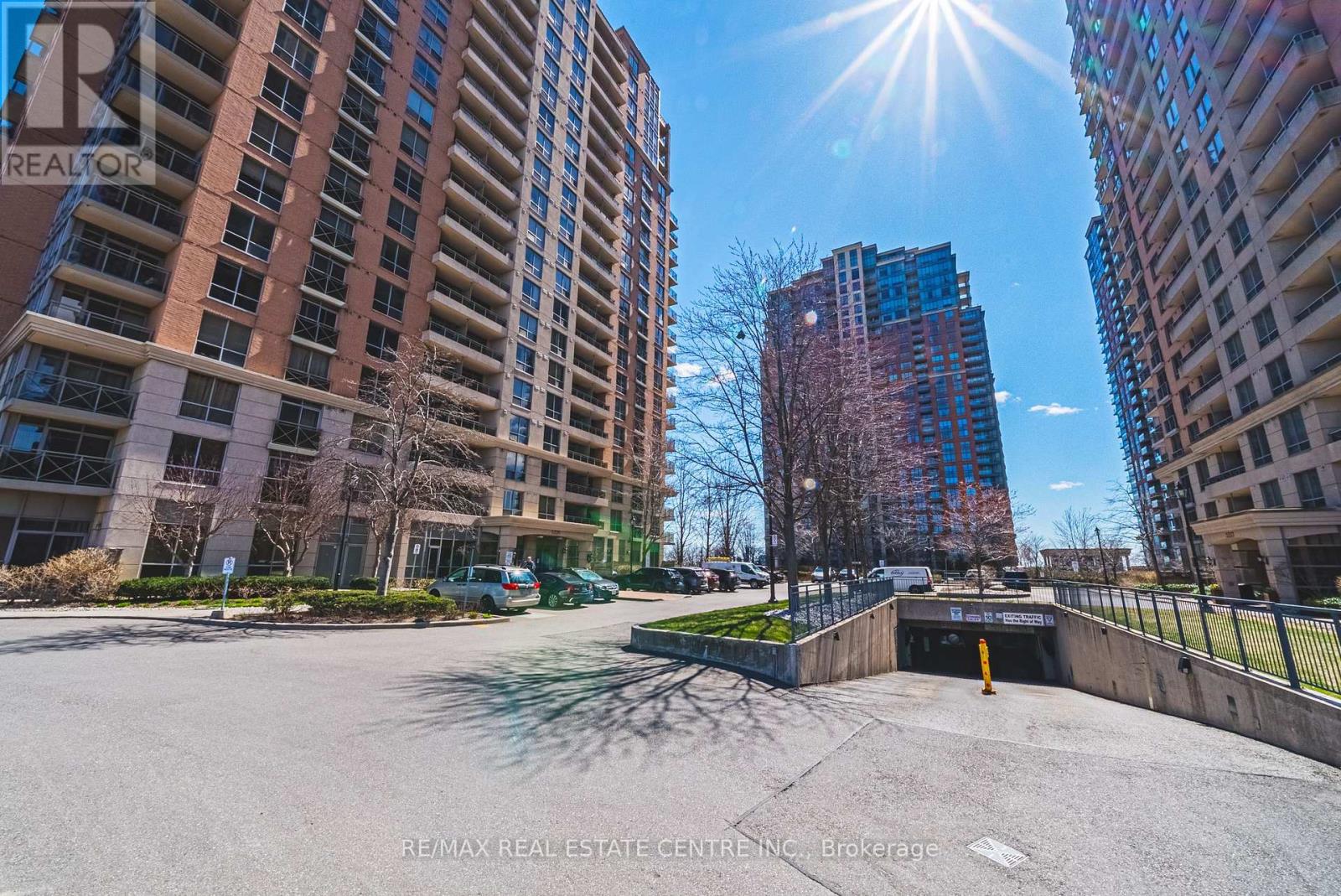 1811 - 5229 Dundas Street W, Toronto, Ontario  M9B 6L9 - Photo 4 - W12098103