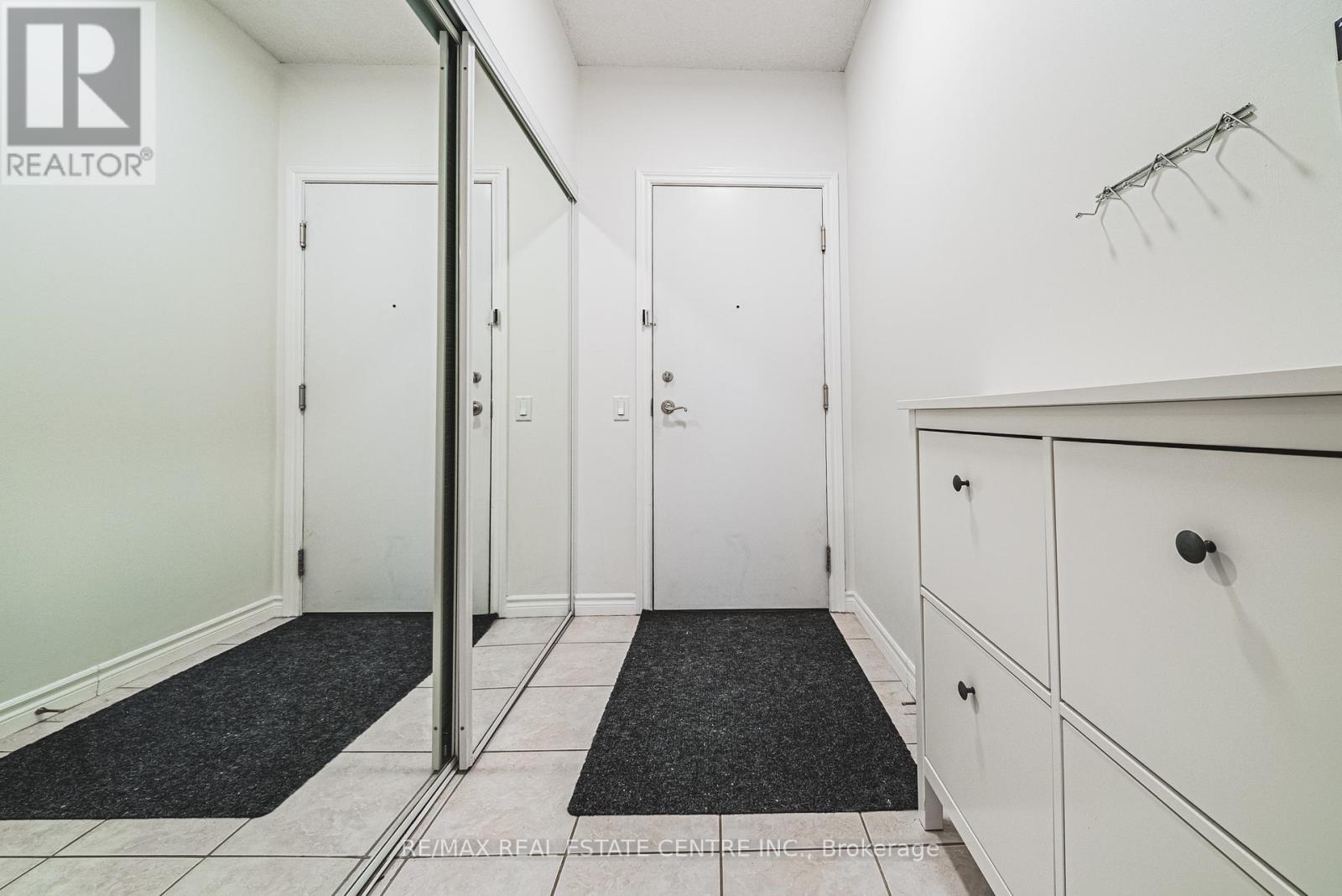 1811 - 5229 Dundas Street W, Toronto, Ontario  M9B 6L9 - Photo 6 - W12098103