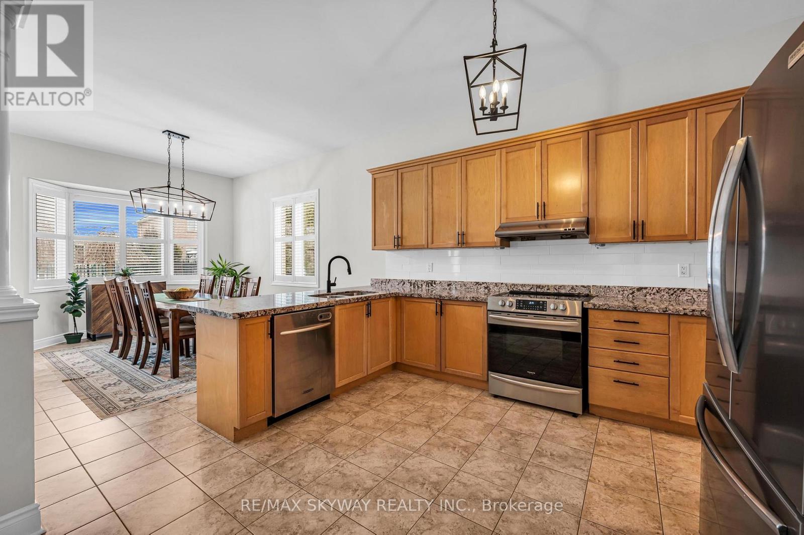 9 Louvre Circle N, Brampton, Ontario  L6P 1W2 - Photo 13 - W12098175
