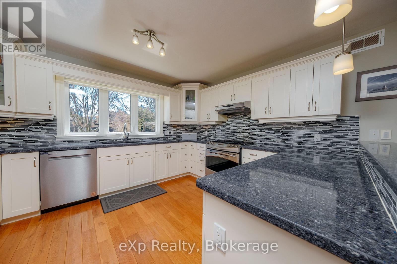 477 Creekwood Drive W, Saugeen Shores, Ontario  N0H 2L0 - Photo 9 - X12095925