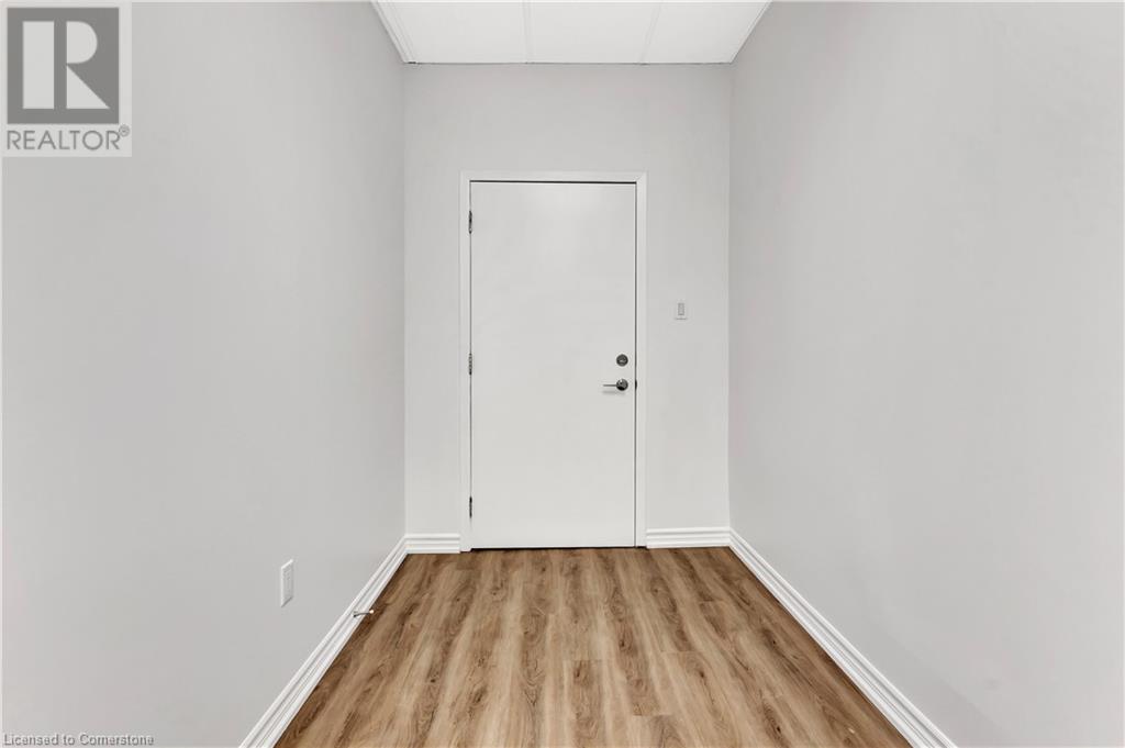 28 Weber Street W Unit# Main Floor, Kitchener, Ontario N2H 3Z2 - Photo 3 - 40701974
