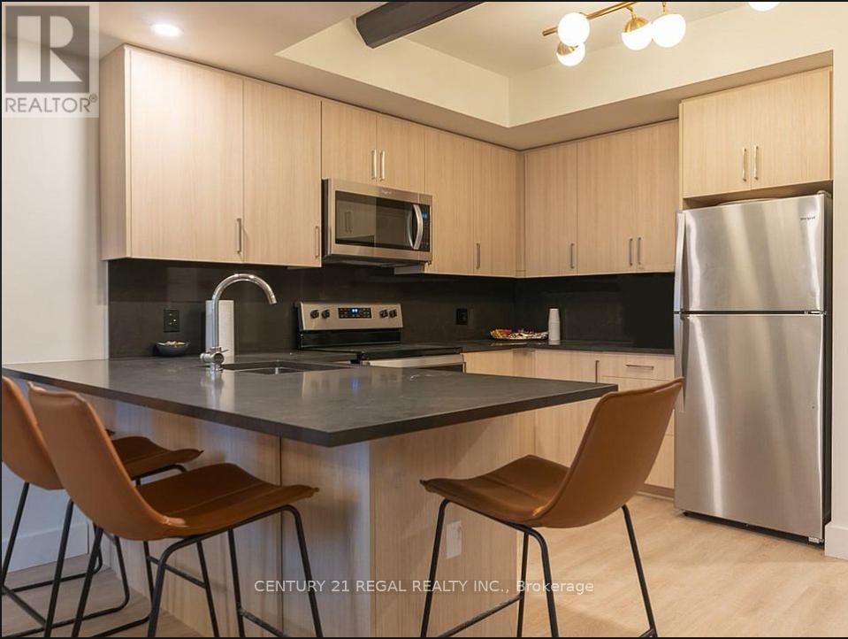 909 - 145 COLUMBIA STREET W, Waterloo, Ontario