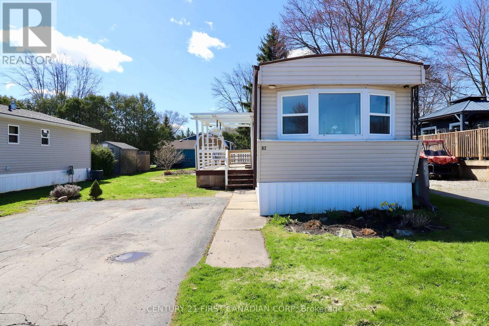82 - 3100 Dorchester Road, Thames Centre, Ontario  N0L 1G5 - Photo 2 - X12098349