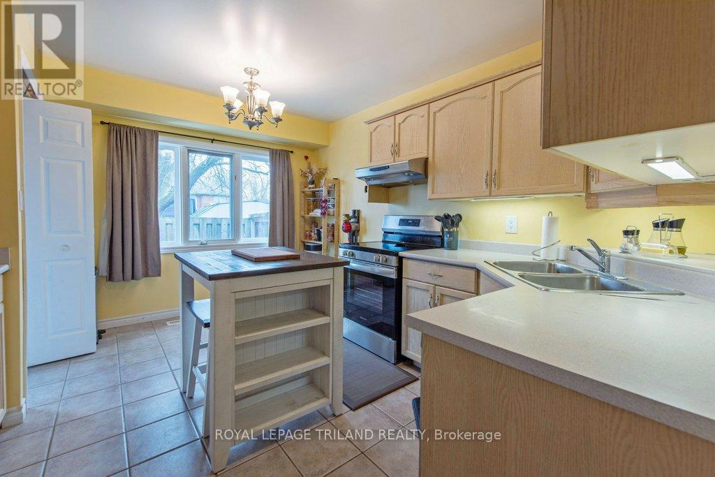7 Golding Place, St. Thomas, Ontario  N5R 6B6 - Photo 12 - X12098365