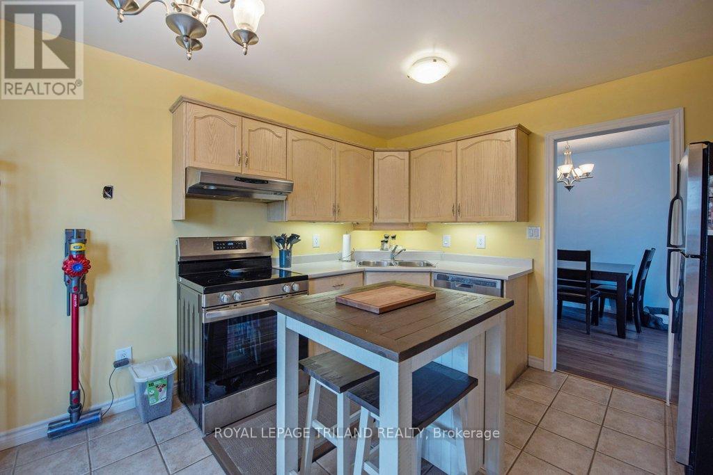 7 Golding Place, St. Thomas, Ontario  N5R 6B6 - Photo 13 - X12098365