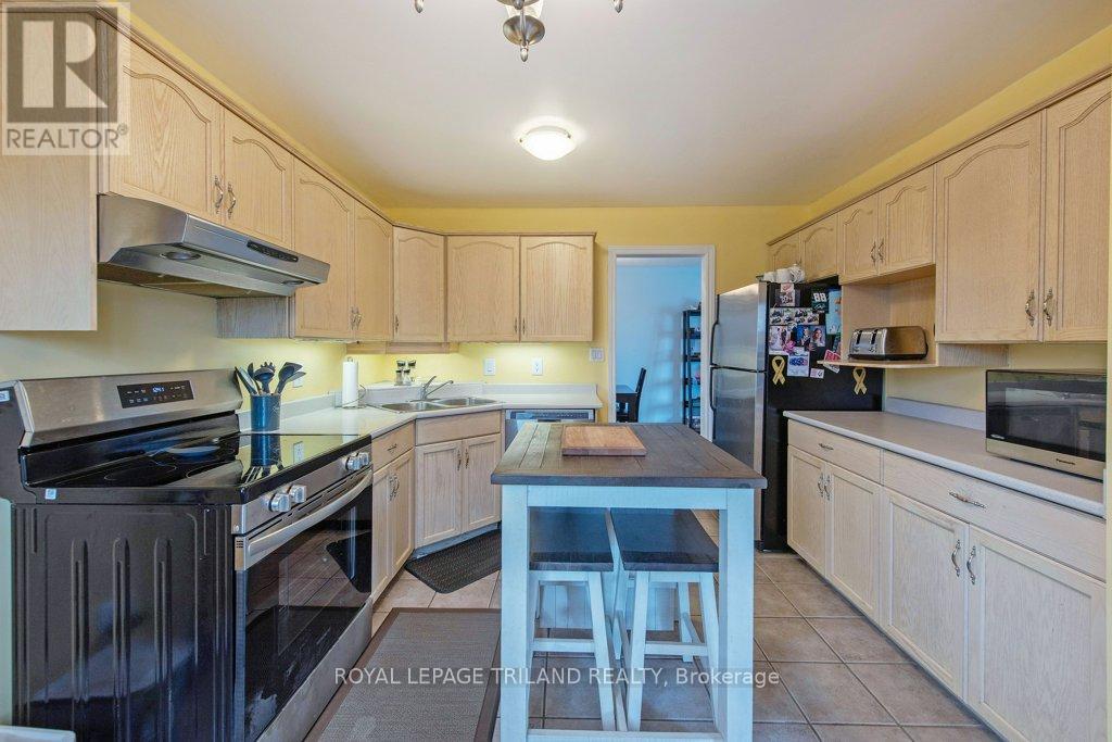7 Golding Place, St. Thomas, Ontario  N5R 6B6 - Photo 17 - X12098365