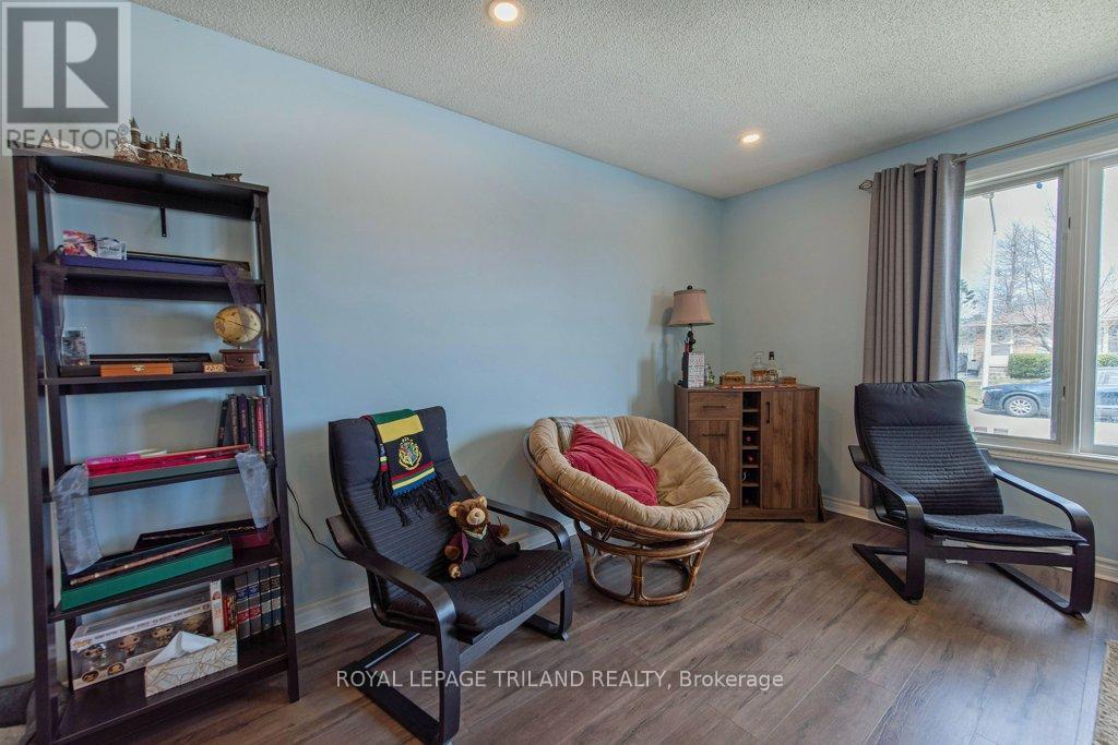 7 Golding Place, St. Thomas, Ontario  N5R 6B6 - Photo 8 - X12098365