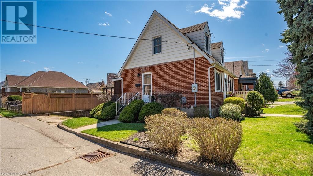 Property at 81 LYONS Avenue image 3