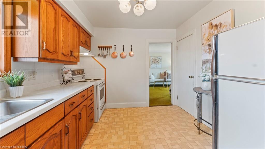 Property at 81 LYONS Avenue image 5