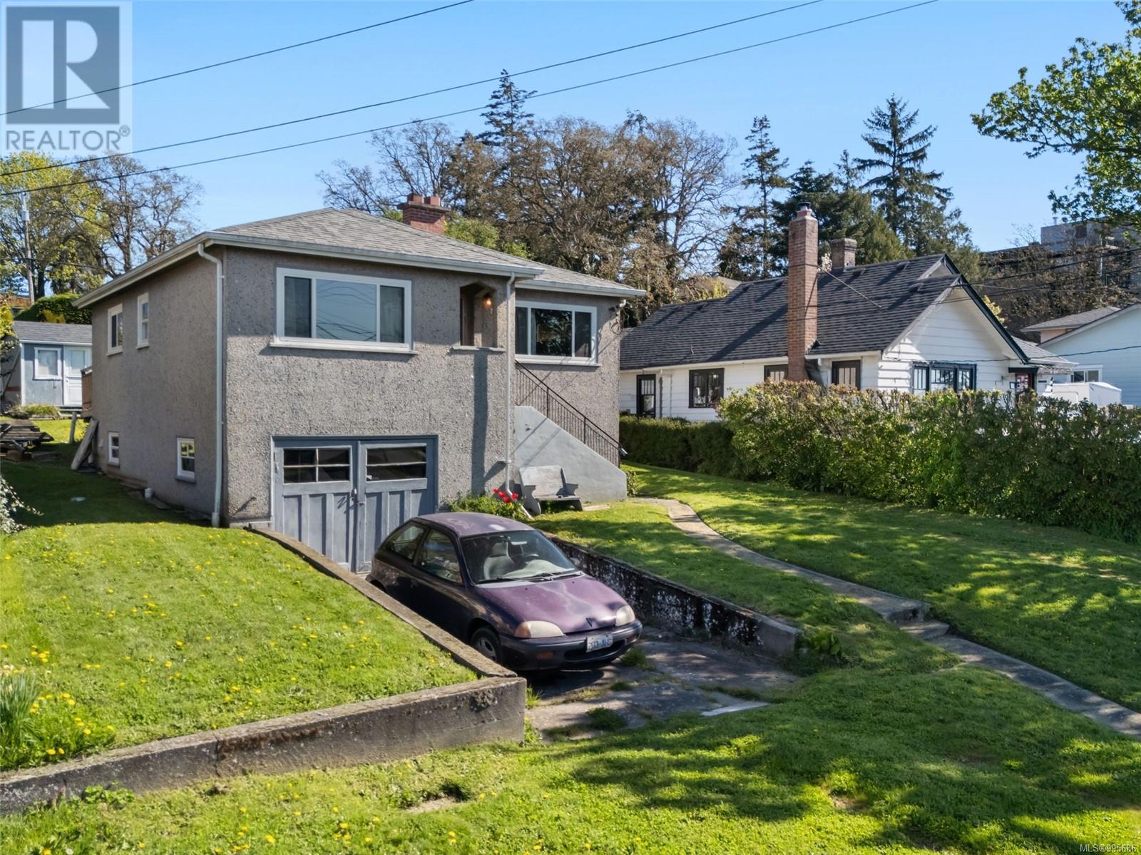 Property at 74 Crease Ave image 4