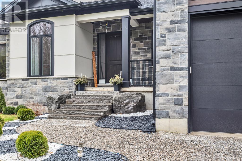 46 St Johns Road W, Norfolk, Ontario  N3Y 4K1 - Photo 3 - X12098228