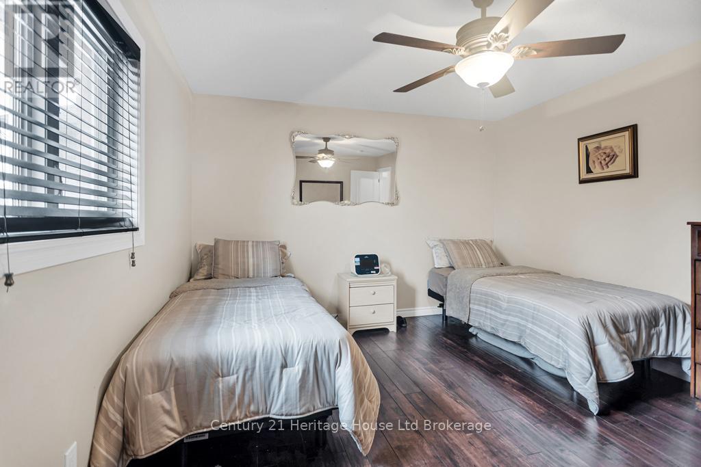 69 William Street, Tillsonburg, Ontario  N4G 5R8 - Photo 11 - X12098304