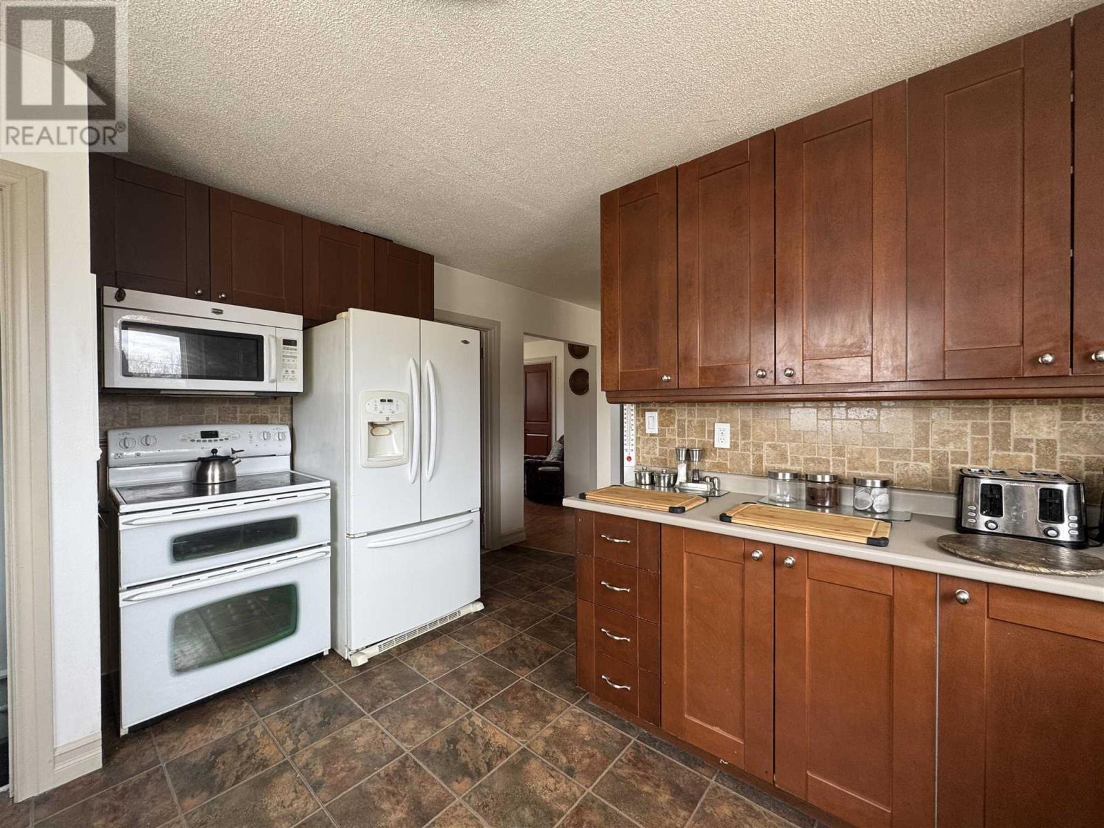 5 Falcon Dr, Manitouwadge, Ontario  P0T 2C0 - Photo 13 - TB250842