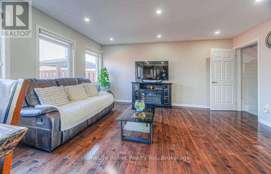 7 Abbott Crescent, Cambridge, Ontario  N3C 0C8 - Photo 17 - X12098292
