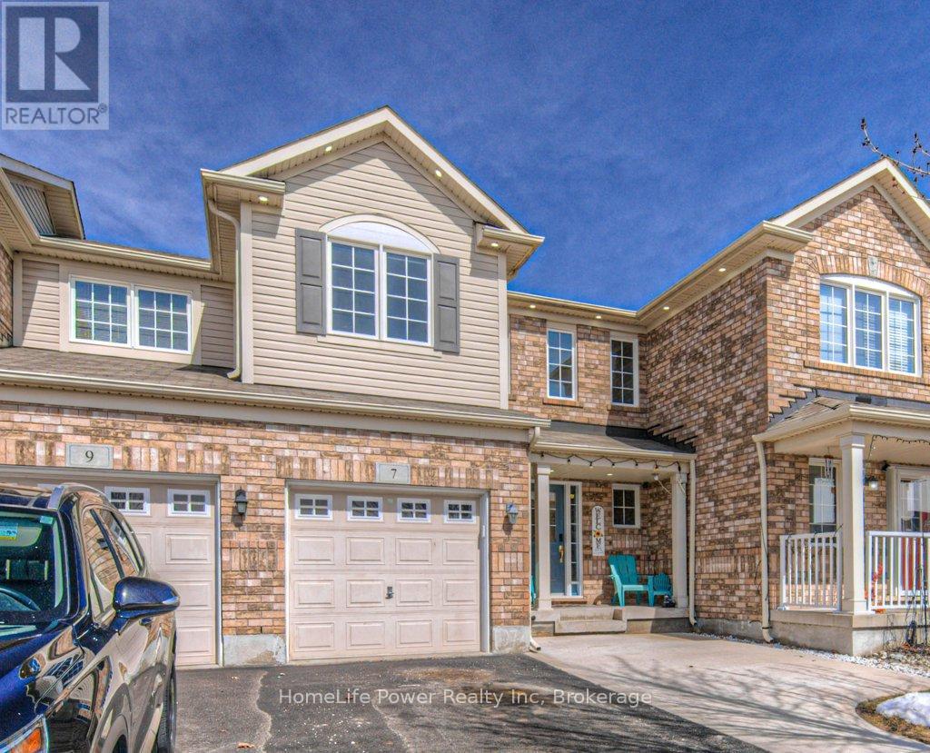 Property at 7 ABBOTT CRESCENT image 2
