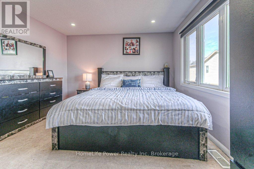 7 Abbott Crescent, Cambridge, Ontario  N3C 0C8 - Photo 20 - X12098292