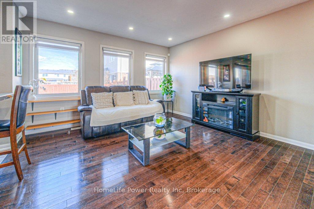 7 Abbott Crescent, Cambridge, Ontario  N3C 0C8 - Photo 8 - X12098292