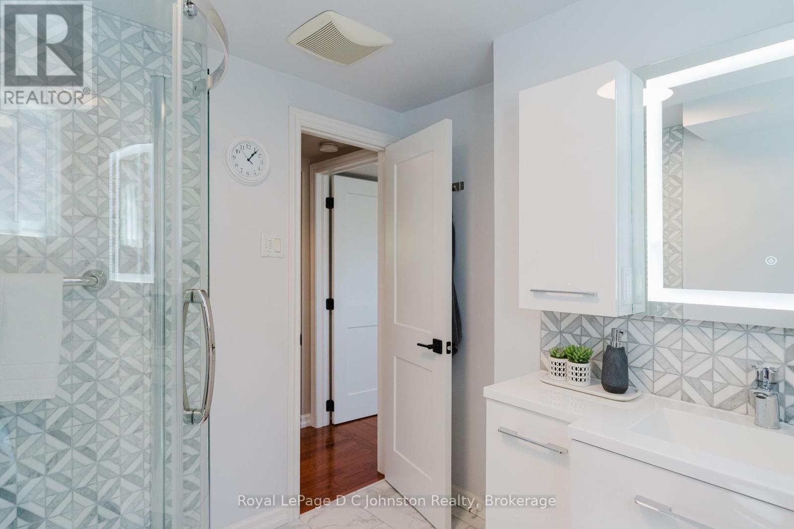 672 Christopher Drive, Saugeen Shores, Ontario  N0H 2C3 - Photo 27 - X12098345