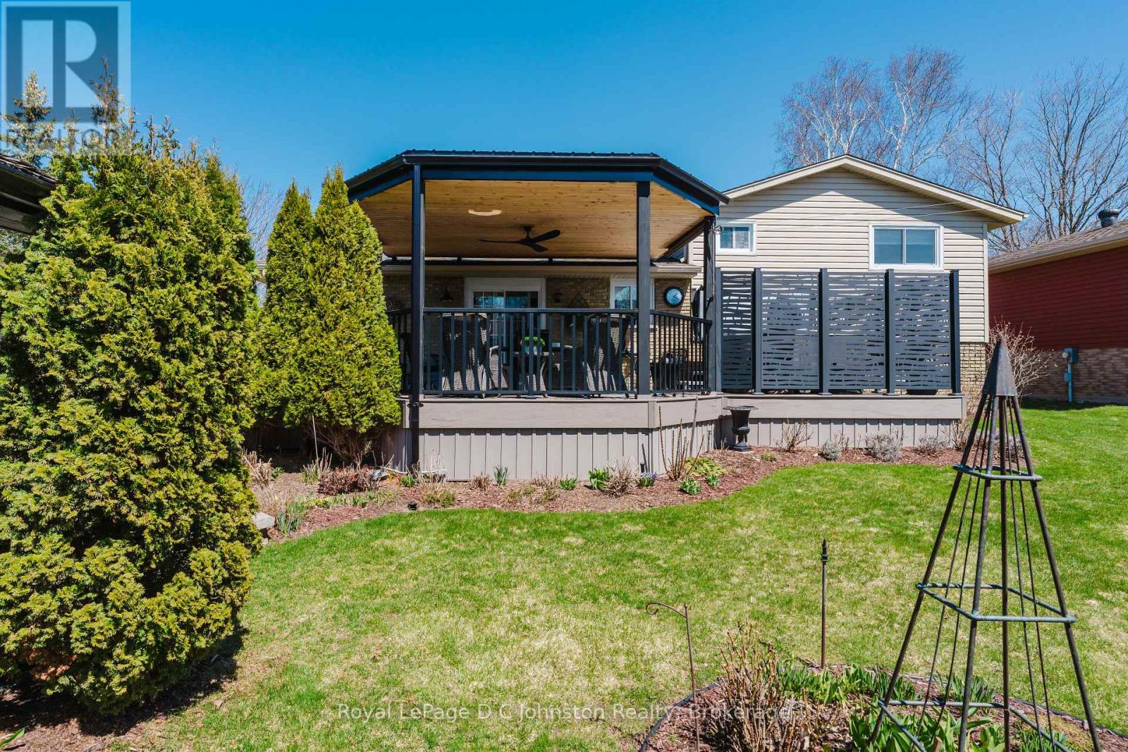 672 Christopher Drive, Saugeen Shores, Ontario  N0H 2C3 - Photo 36 - X12098345