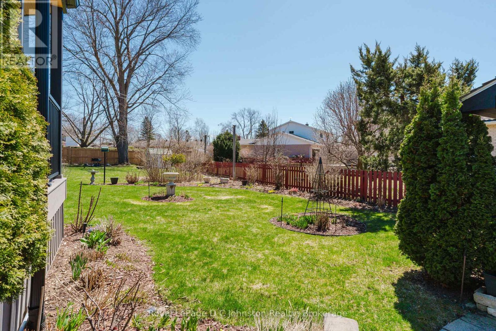 672 Christopher Drive, Saugeen Shores, Ontario  N0H 2C3 - Photo 44 - X12098345
