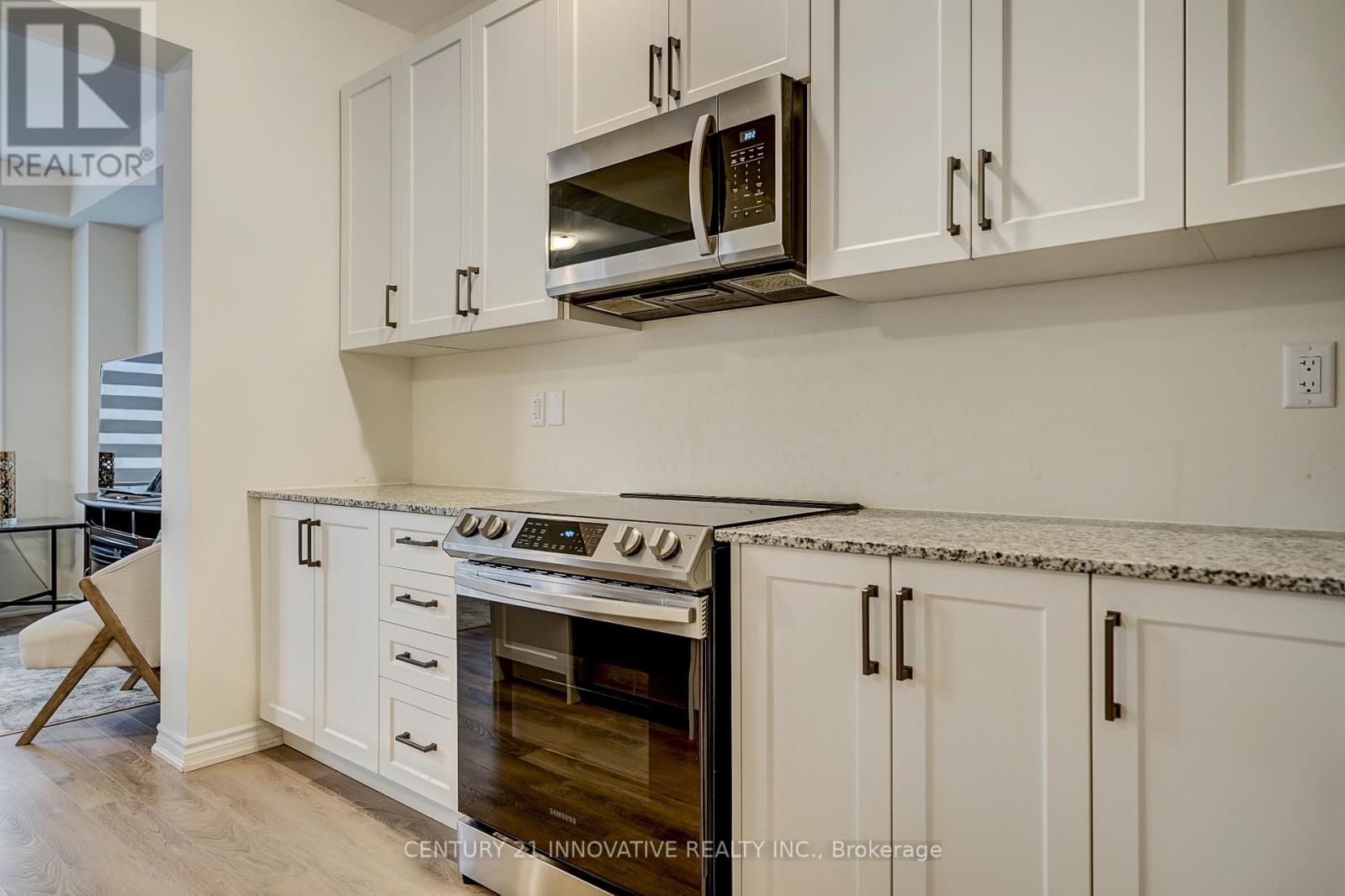 24 Van Wart Street, Whitby, Ontario  L1P 0P8 - Photo 8 - E12098359