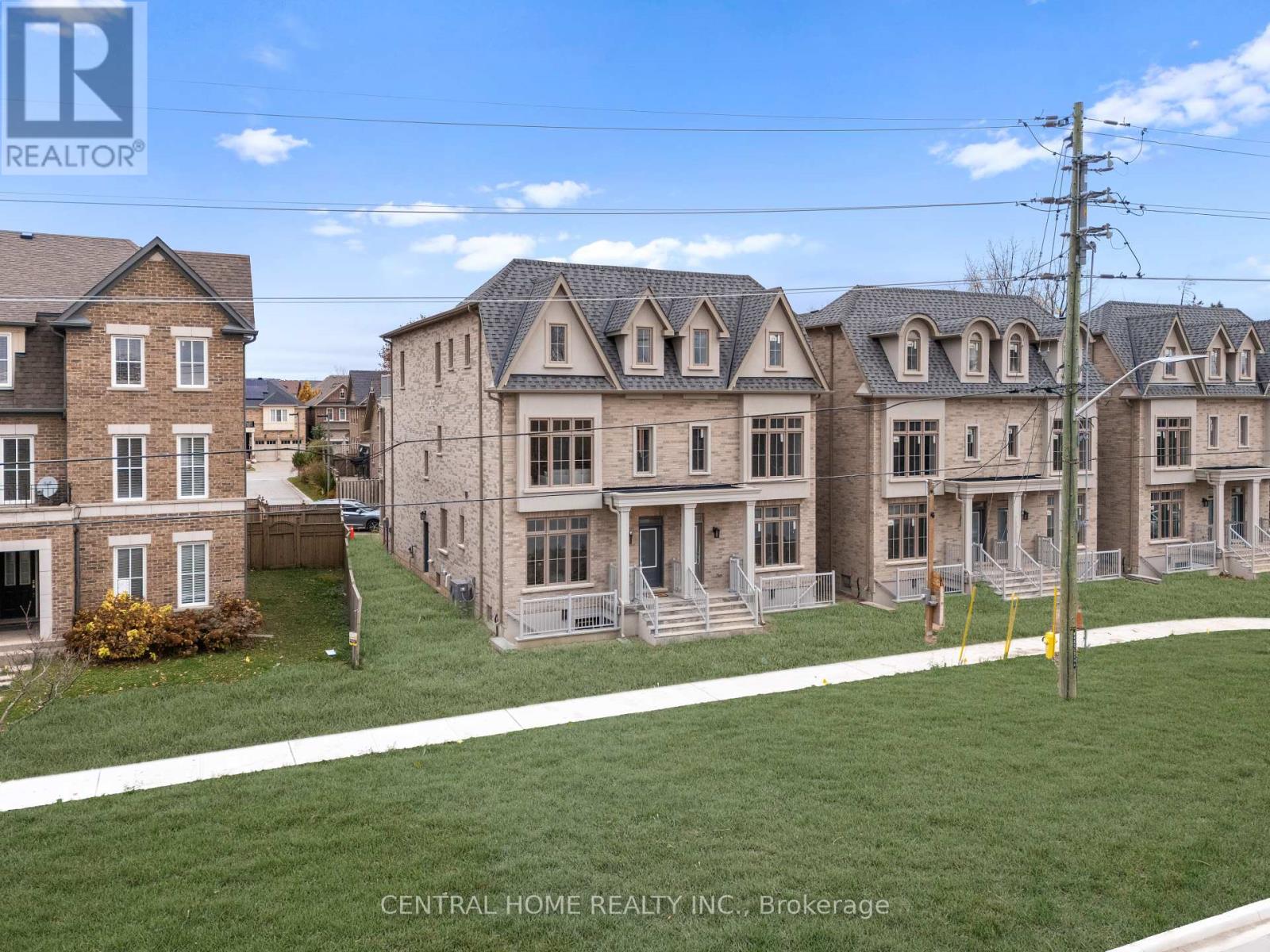 Property at 2946 ELGIN MILLS ROAD E image 3