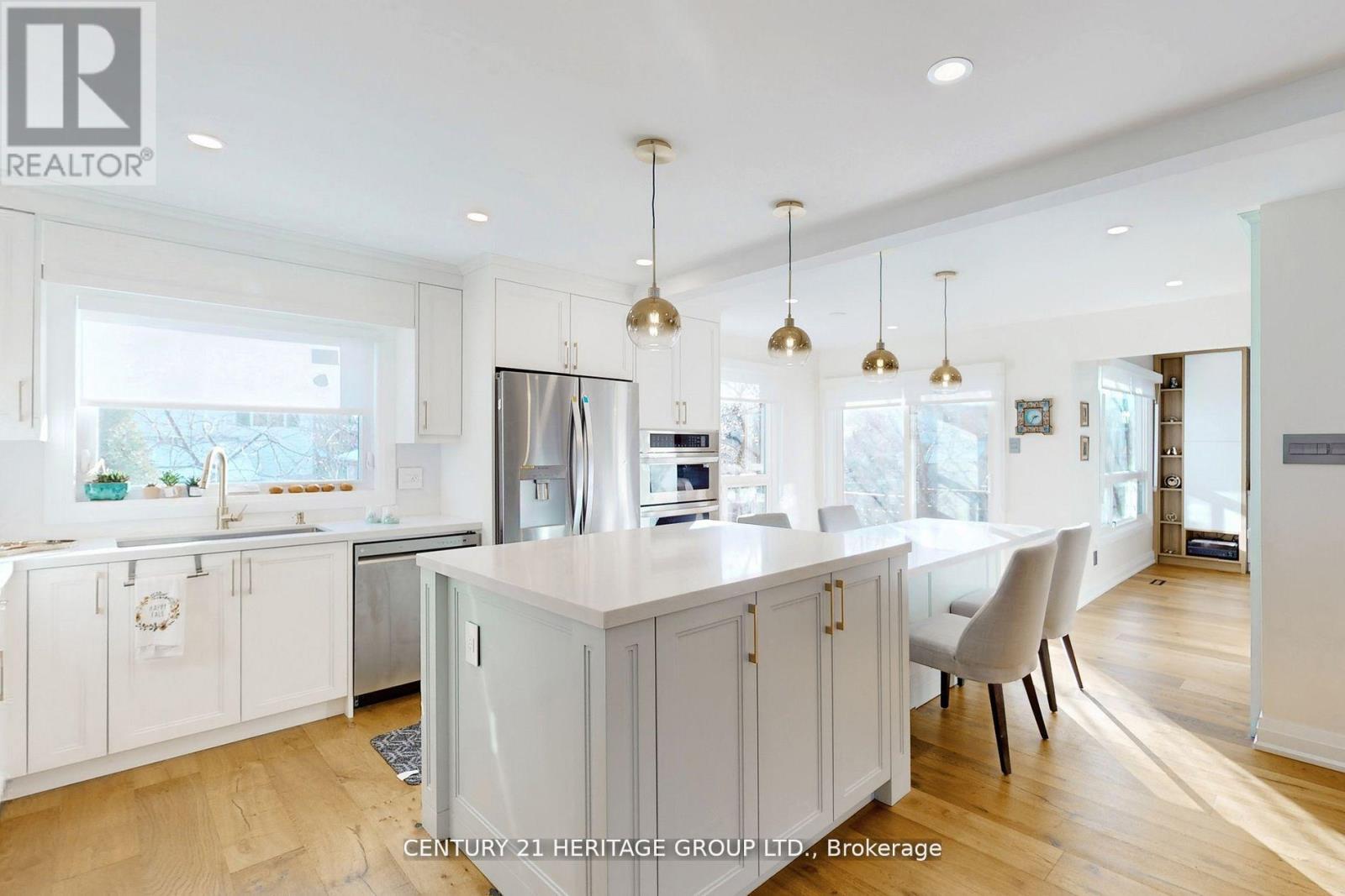 23 Gilbank Drive, Aurora, Ontario  L4G 5G5 - Photo 7 - N12098363