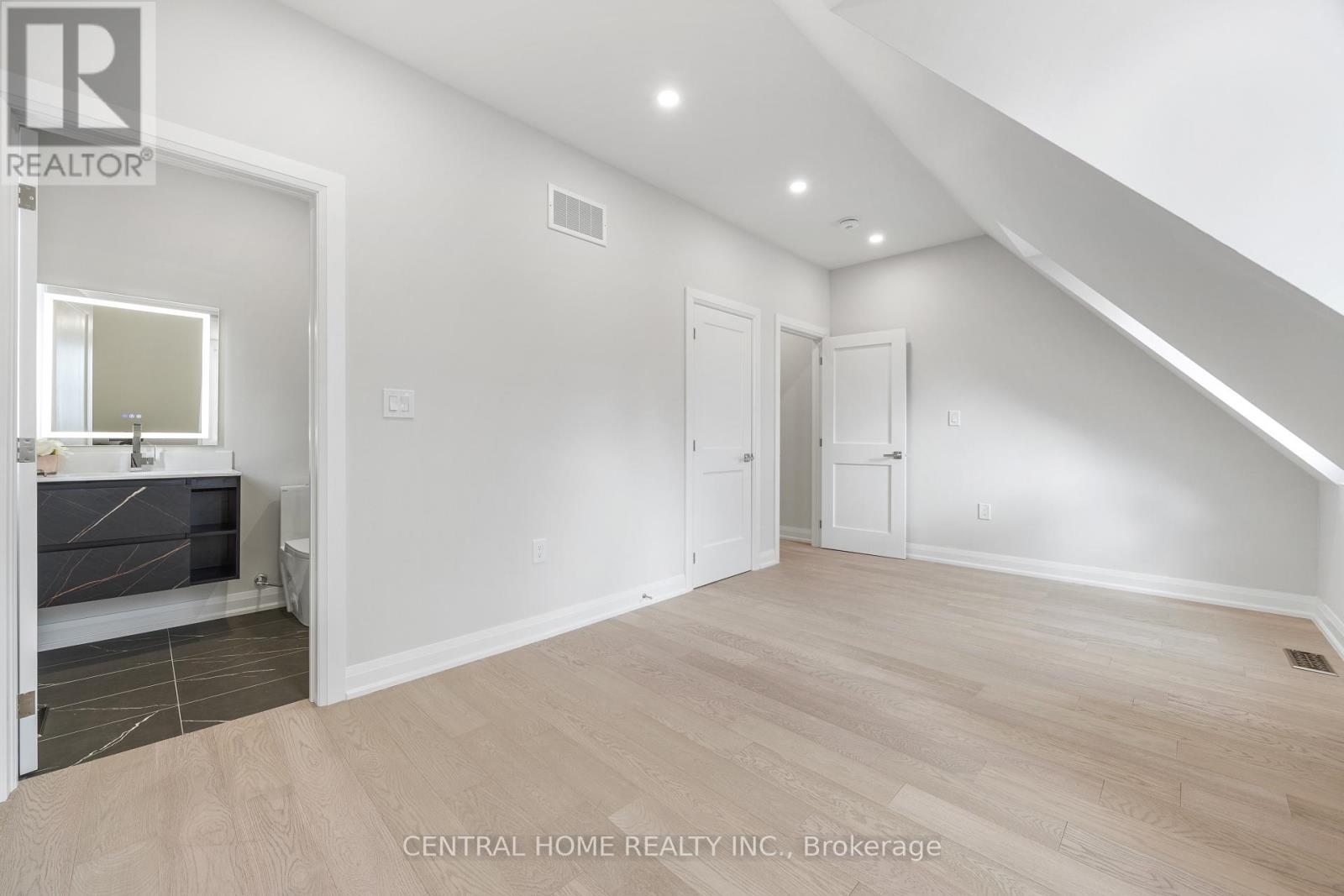 2950 Elgin Mills Road E, Markham, Ontario  L6C 1K9 - Photo 16 - N12078087