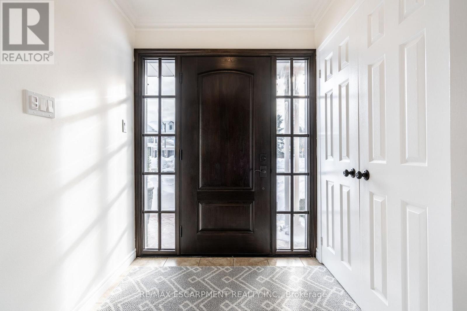 Property at 2049 COUNTRY CLUB DRIVE image 3