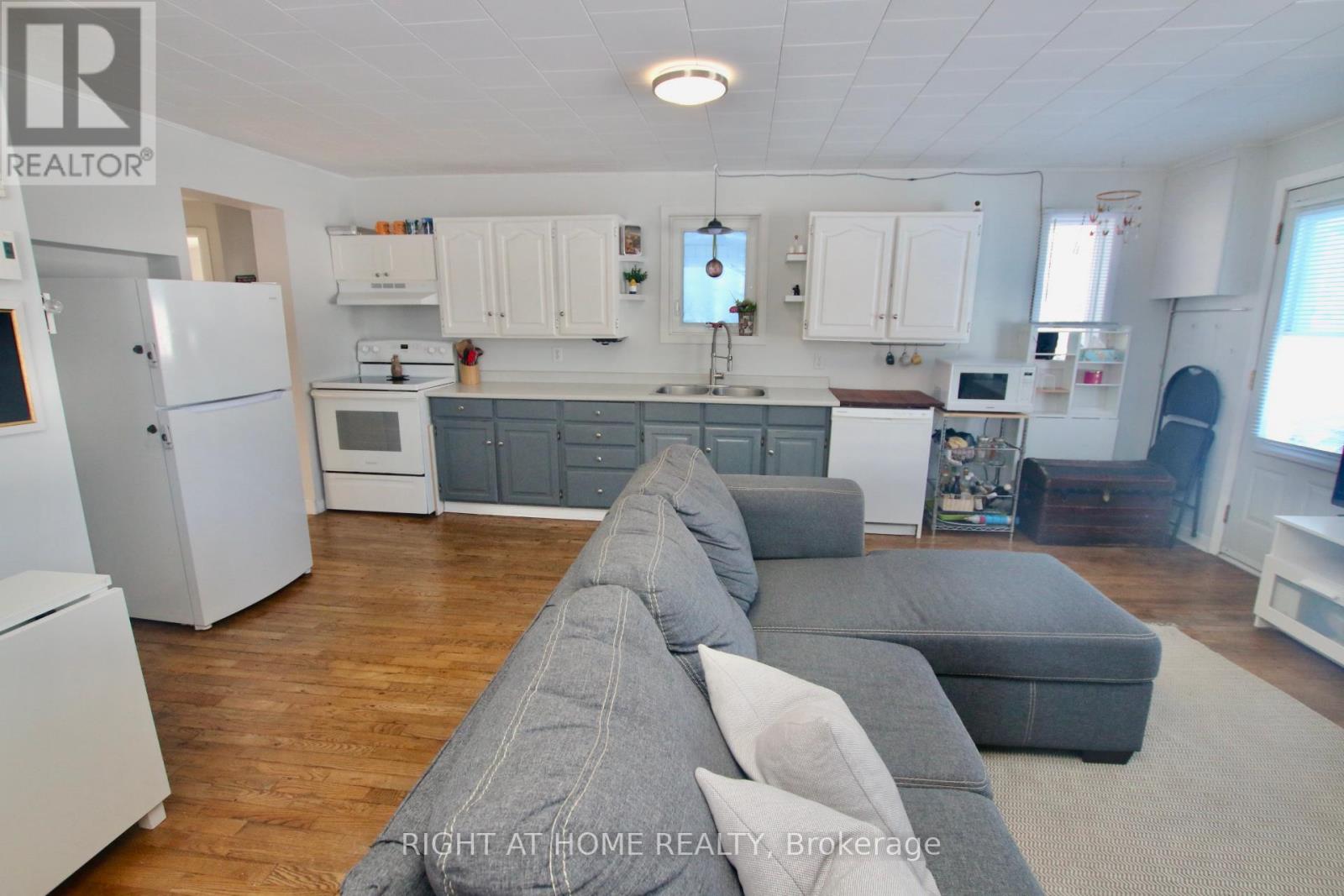4529 St. Catherine Street, The Nation, Ontario  K0C 2B0 - Photo 4 - X12093452