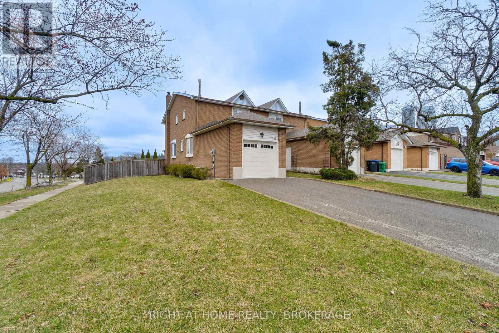 Property at 168 ASHRIDGE COURT image 3