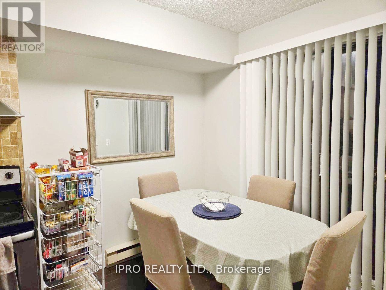 520 - 1000 Cedarglen Gate, Mississauga, Ontario  L5C 3Z5 - Photo 5 - W12098210