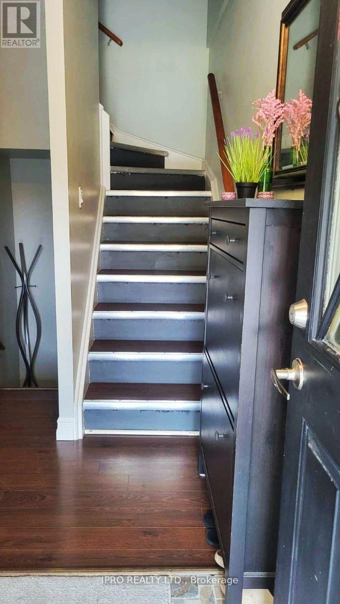 520 - 1000 Cedarglen Gate, Mississauga, Ontario  L5C 3Z5 - Photo 9 - W12098210