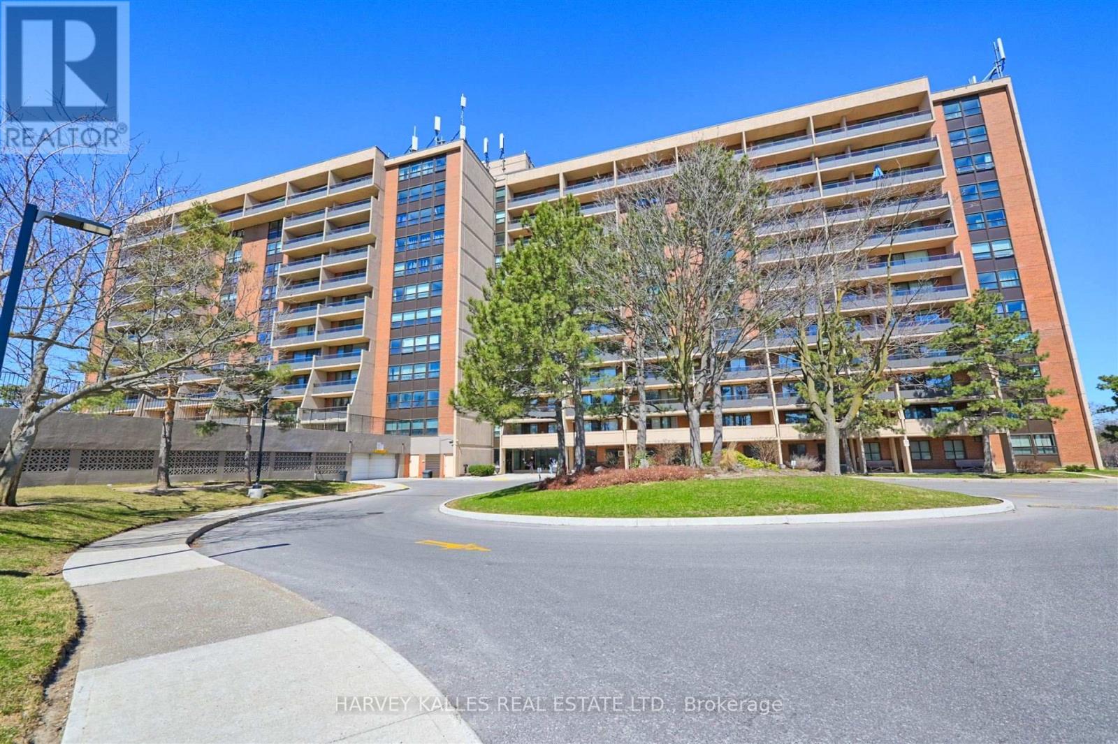 Property at 916 - 2929 AQUITAINE AVENUE image 1