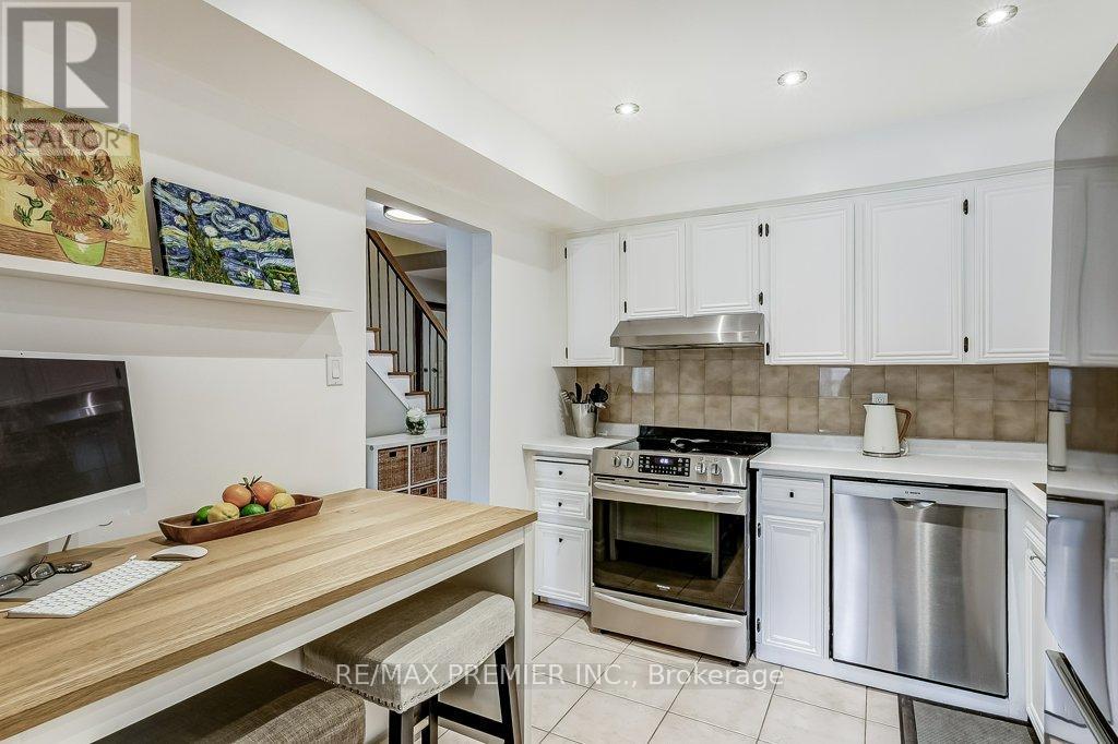 20 - 1951 Rathburn Road, Mississauga (Rathwood), Ontario  L4W 2N9 - Photo 11 - W12098239