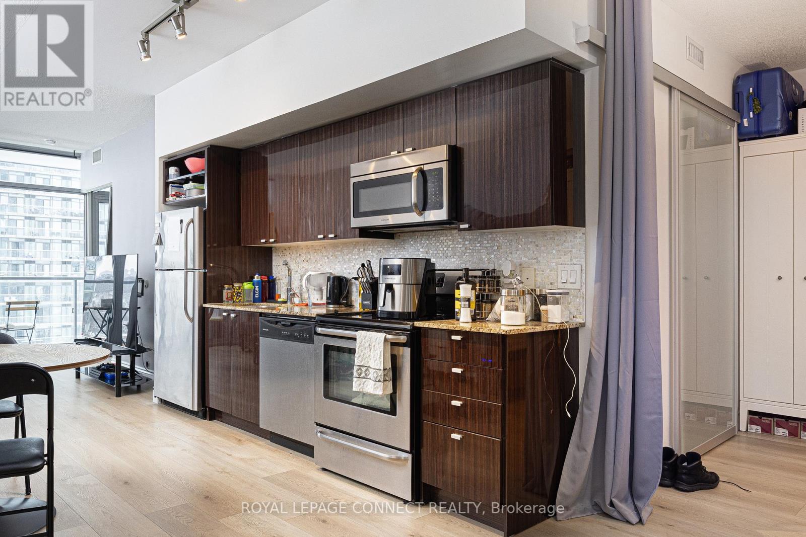 1215 - 105 The Queensway, Toronto, Ontario  M6S 5B5 - Photo 10 - W12098297